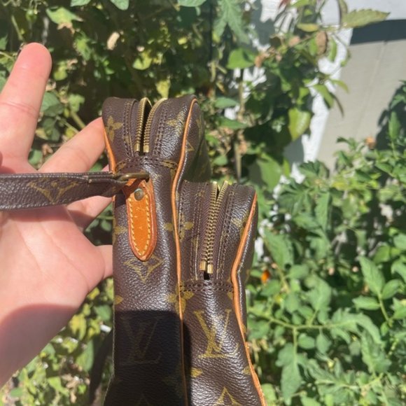 Louis Vuitton LV Shoulder Bag Amazon - Picture 9 of 15